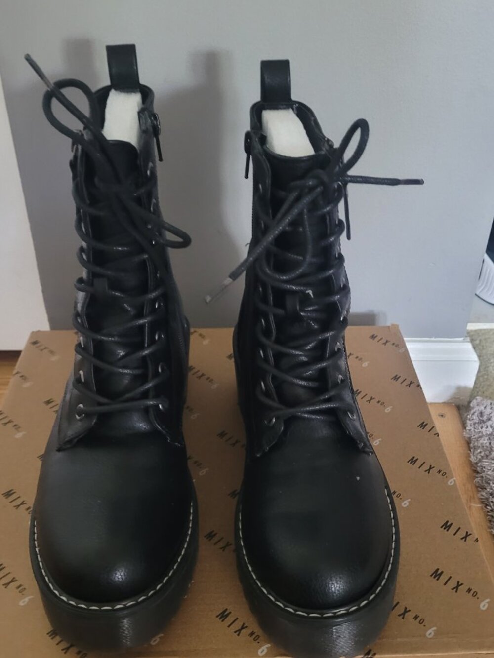 Women's Mix 6 Black Lace Up Combat Boots US Size 8M